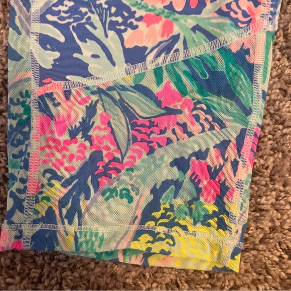 {Lilly Pulitzer} Luxletic Weekender Cropped Leggings - Mermaid Cove - Picture 2 of 13